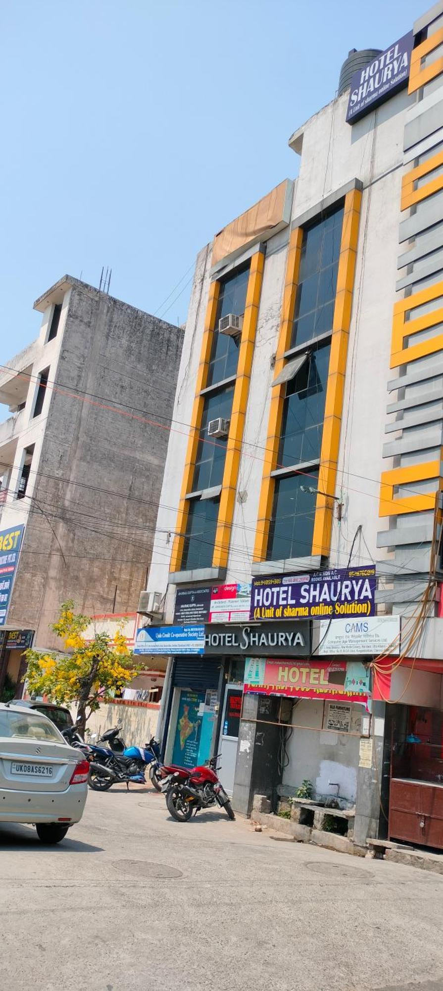 Shaurya Hotel *