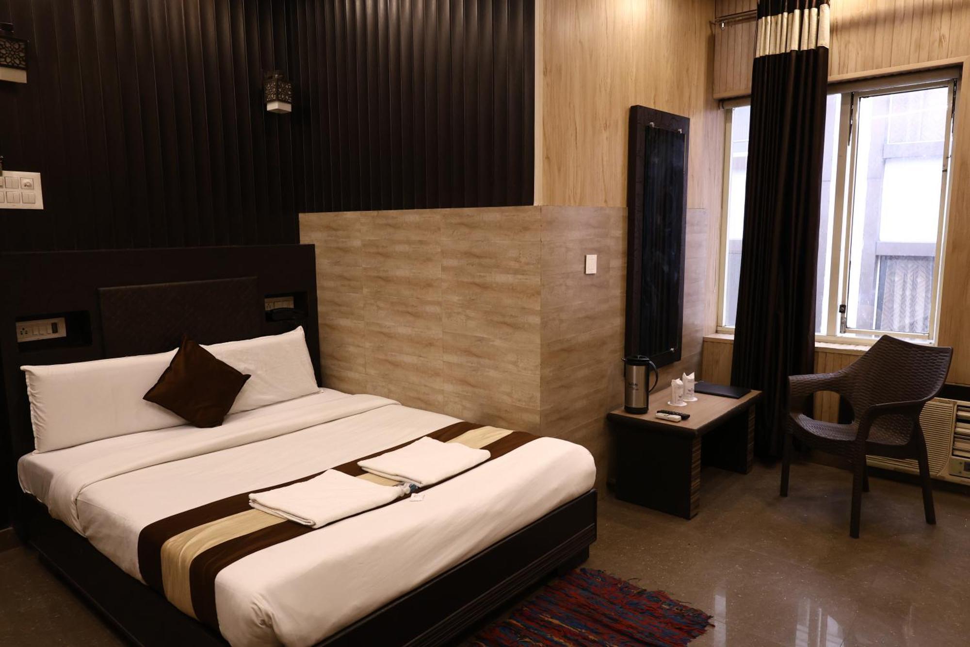 Hotel Pardesi,har Ki Pauri Road