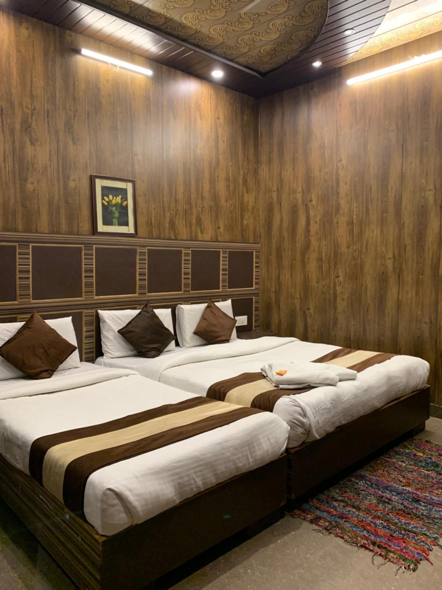 Hotel Pardesi,har Ki Pauri Road Haridwar