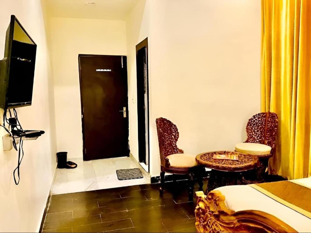 Ndbl Hotel *