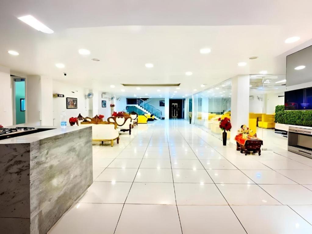Ndbl Hotel *