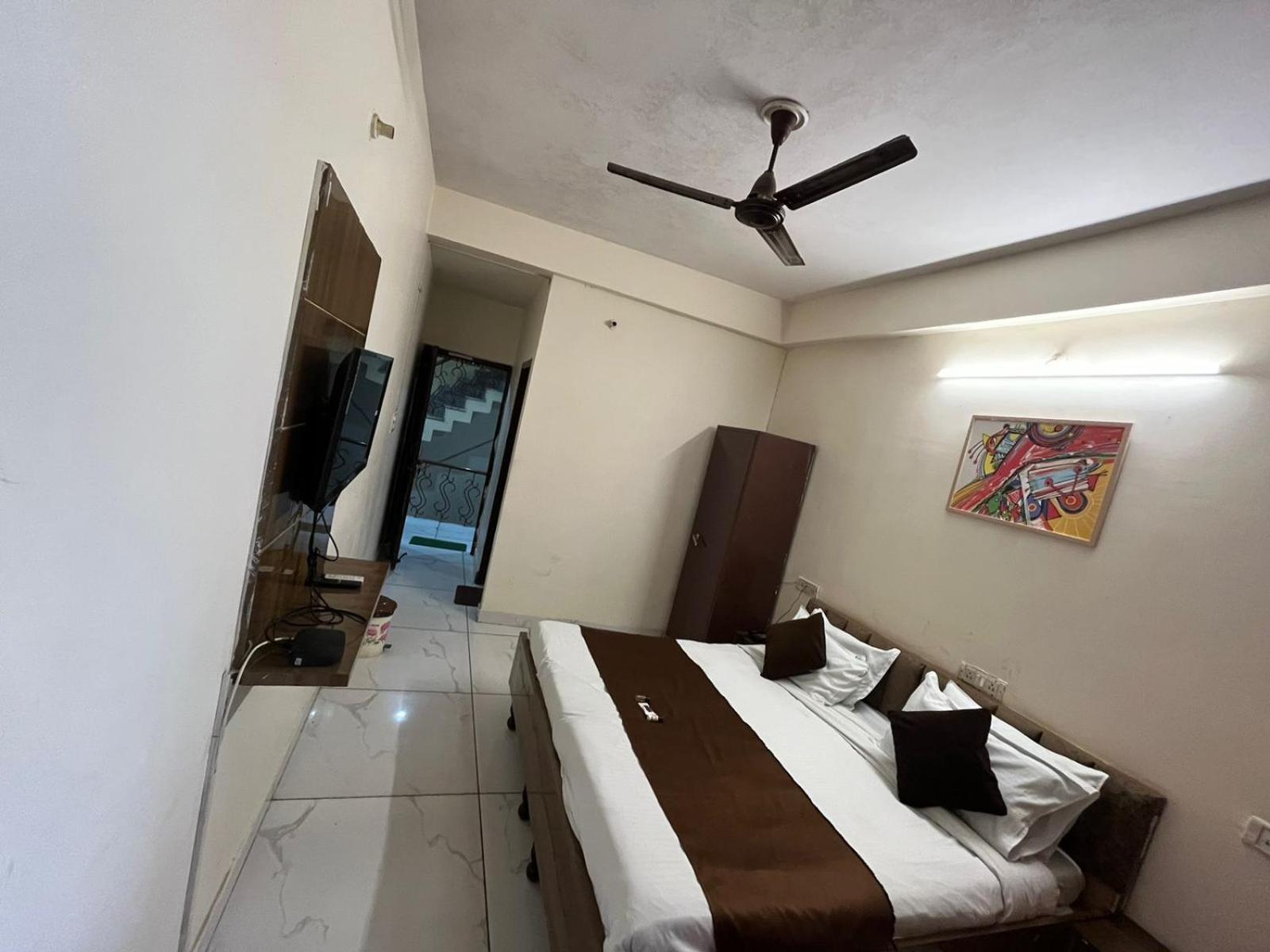 Blizz Stayz - Trishul Express Hotel Haridwar