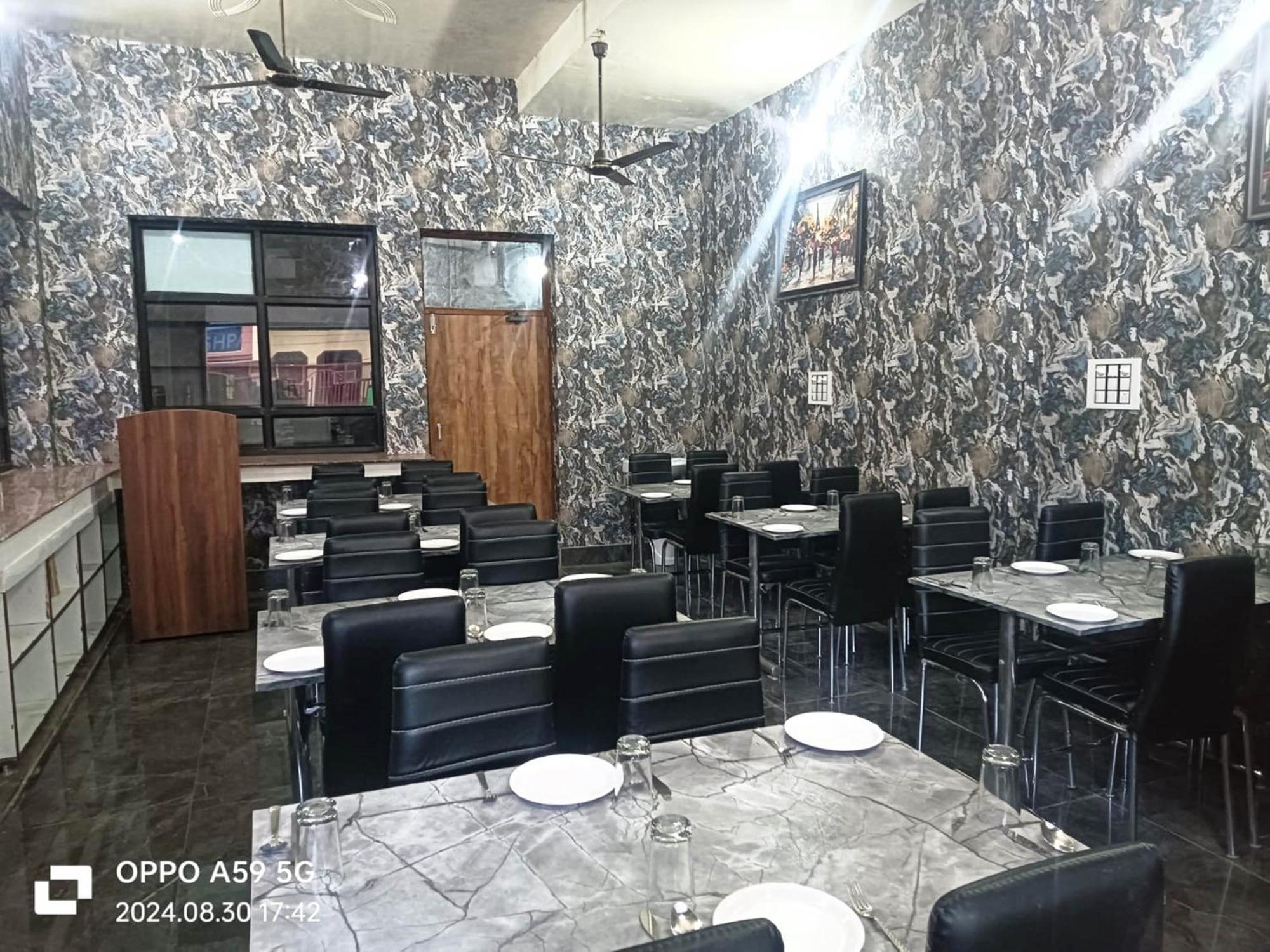 Hotel Shrigo Pushpa Residency *