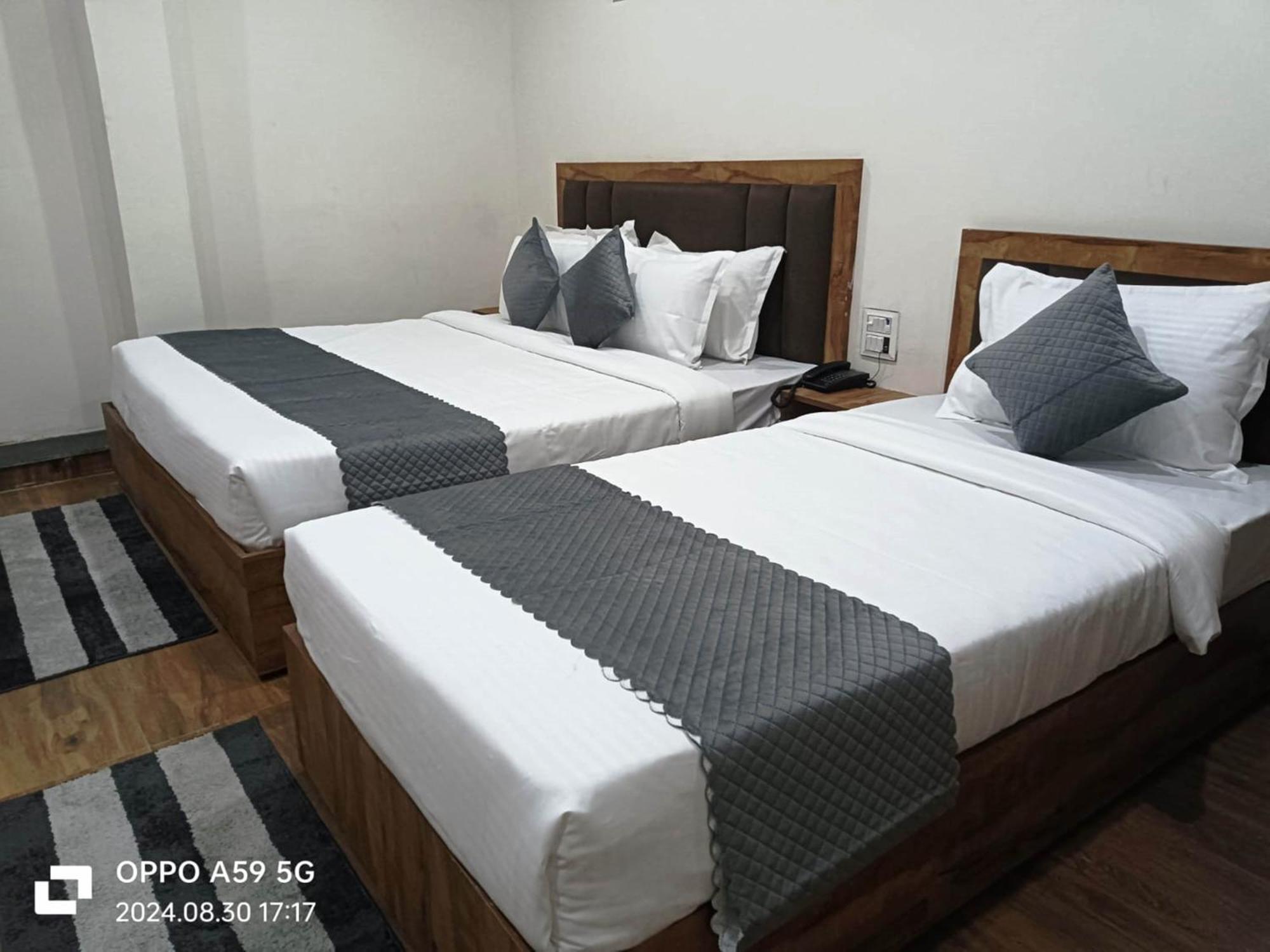 Hotel Shrigo Pushpa Residency *
