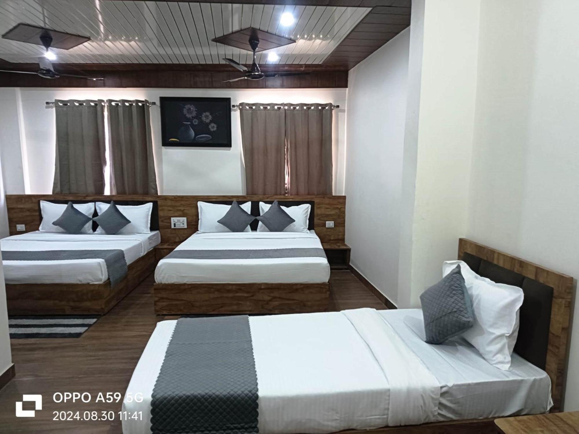 Shrigo Pushpa Residency Hotel