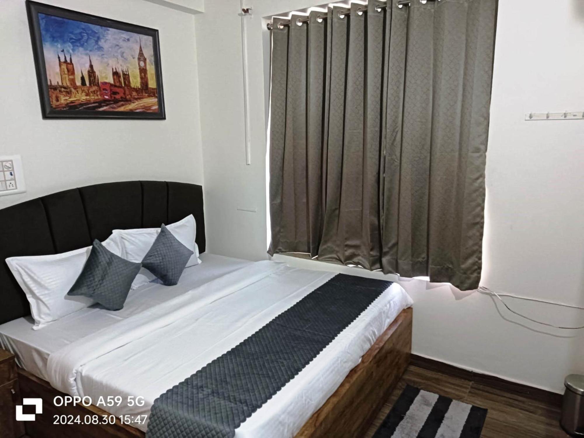 Hotel Shrigo Pushpa Residency Haridwar