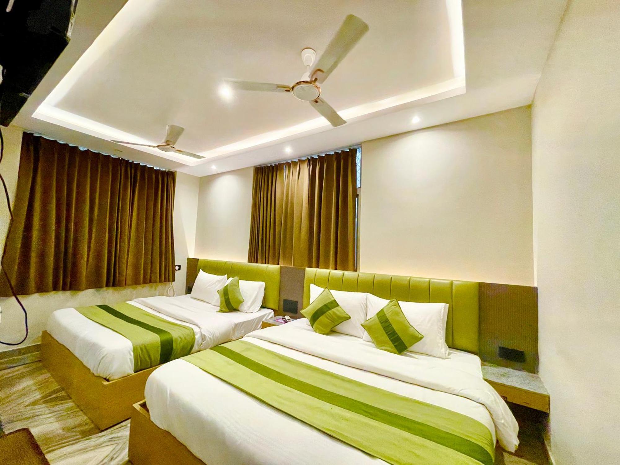 Hotel King Plaza ! होटल किंग प्लाजा, ஹோட்டல் கிங் பிளாசா, హోటల్ కింగ్ ప్లాజా Fully-air-conditioned-hotel, Lift-wifi-and-parking-availability Near Ganga Ghaat And Mansa Devi Temple Haridwar