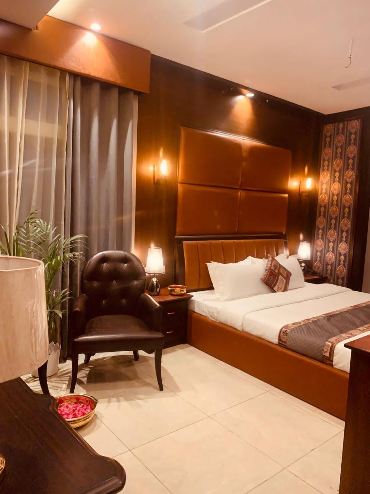 Adhiraja Palace 3* Haridwar