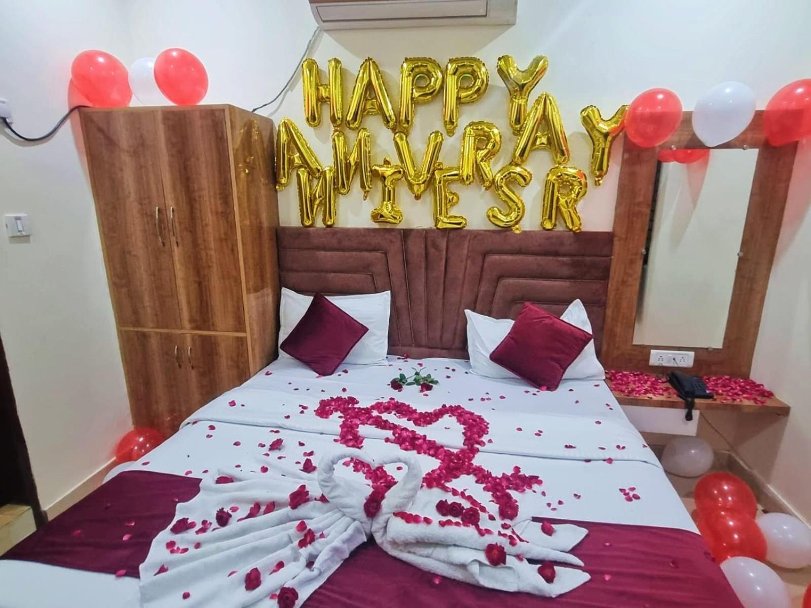 Hotel Family - Raj Near Railway Station
