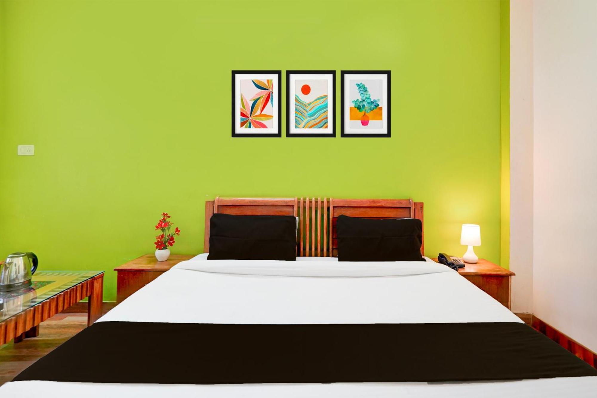Super O Jwalapur Near Prem Ashram Hotel 4*