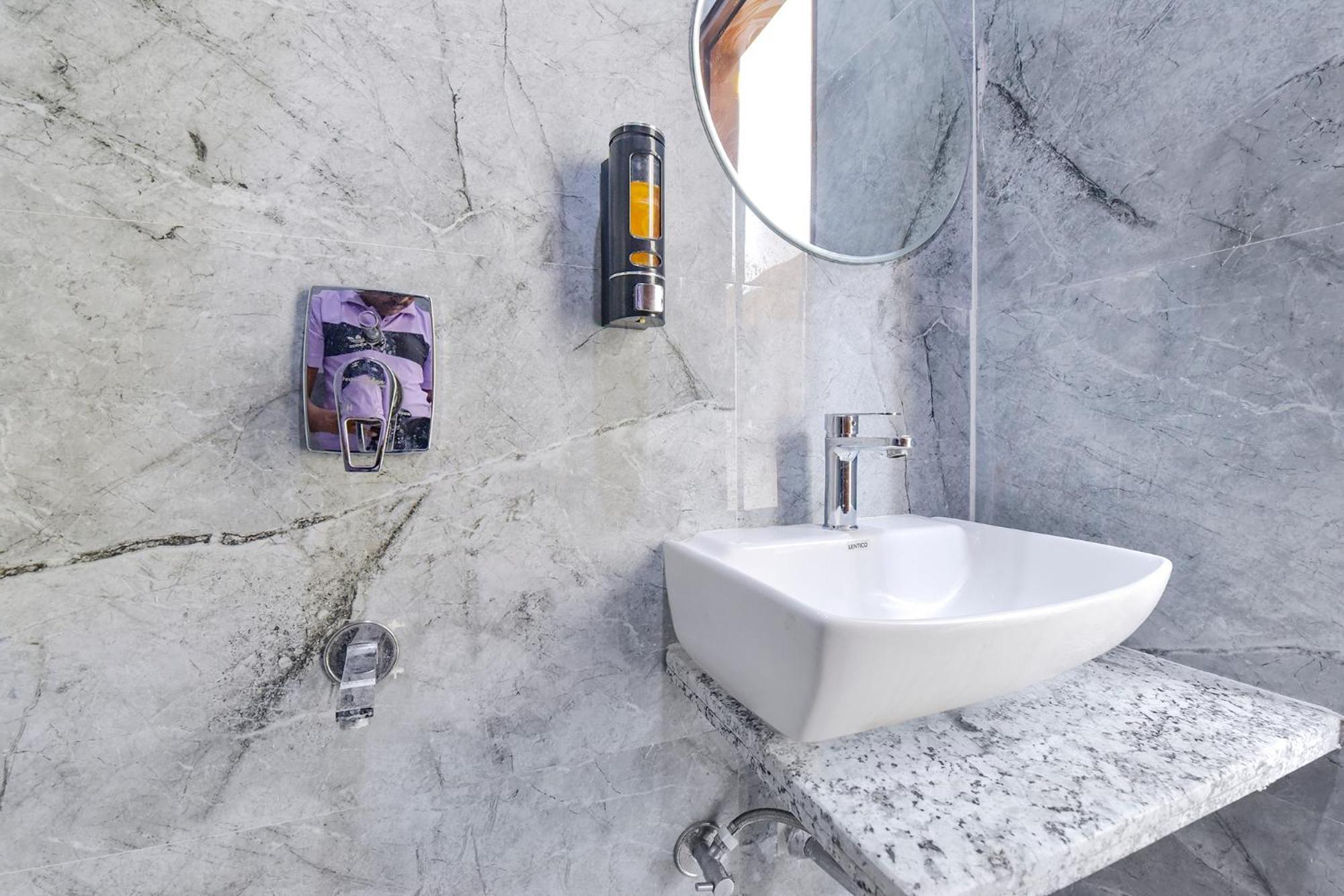 Fabhotel Hari Residency 3*