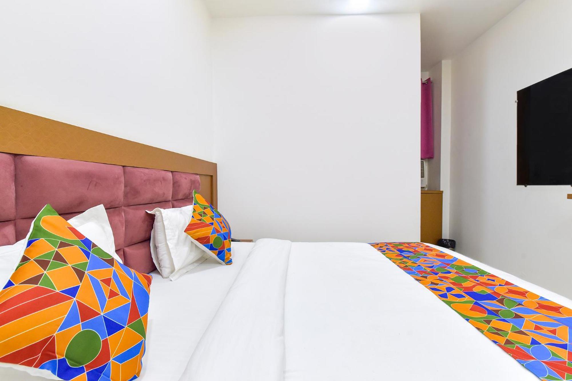 Fabhotel Hari Residency