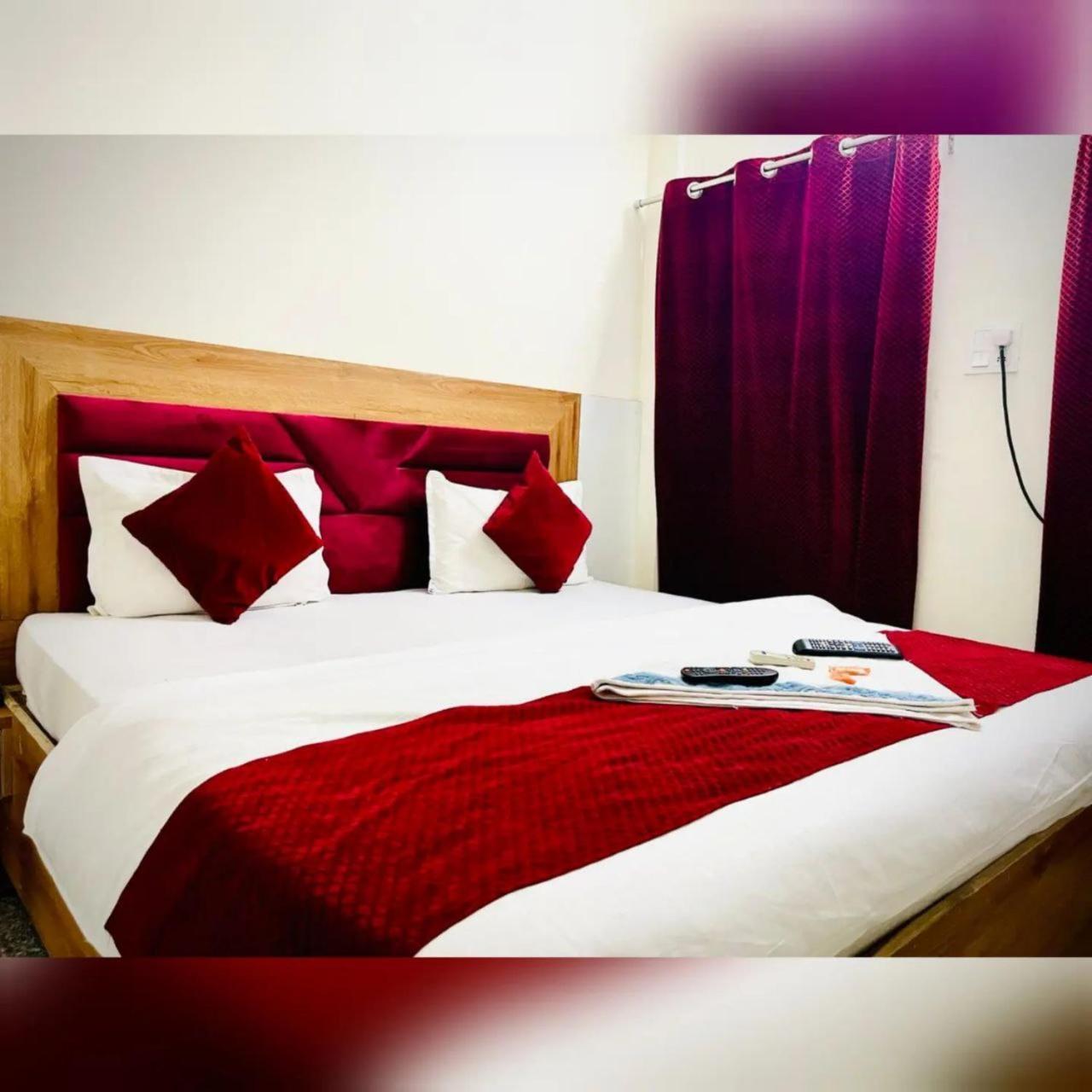 Hotel Raj - Family Stayz Haridwar