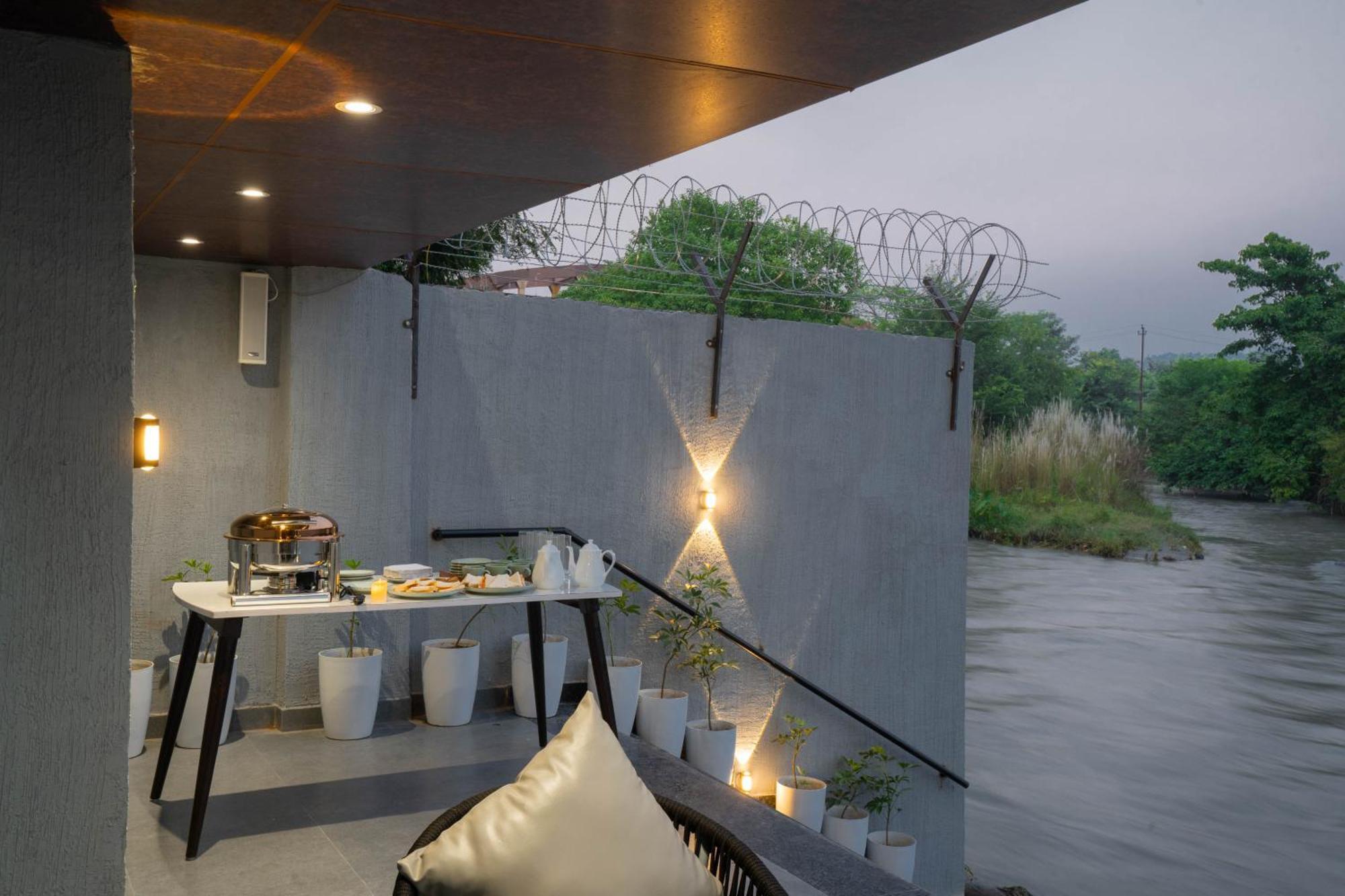 Sukoon By The Ganges - A Riverside Retreat Hotel