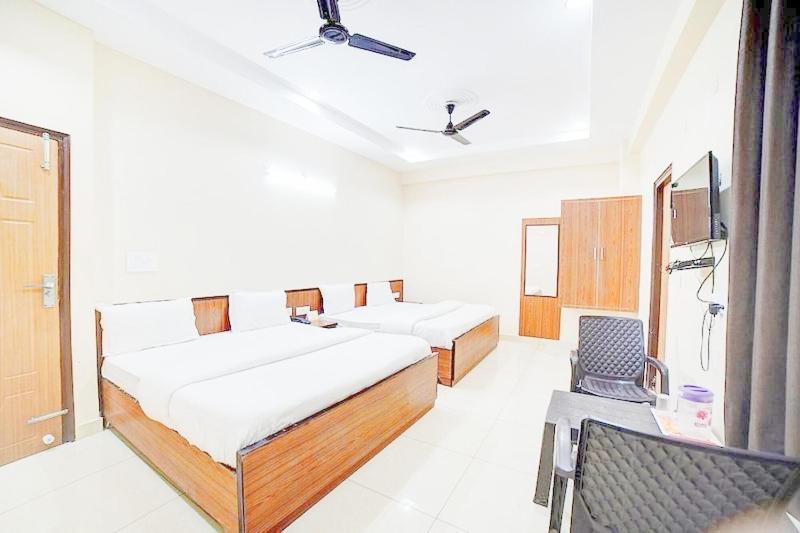 Hotel Madhav 3*
