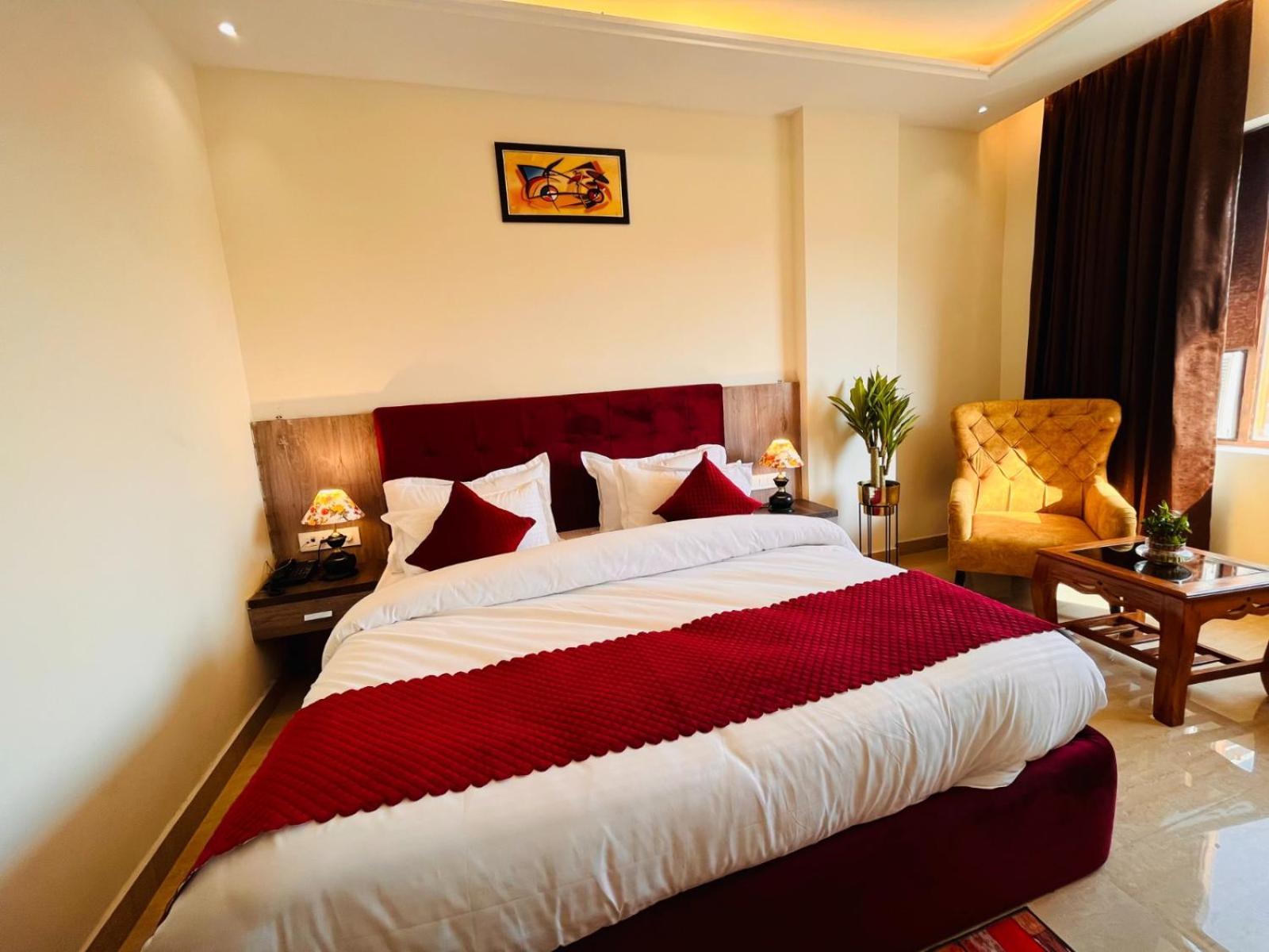 Ganges Blossam, Rated & Awarded In Hotel