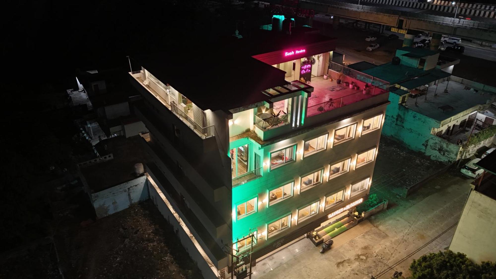 Ganges Blossam, Rated & Awarded In Hotel