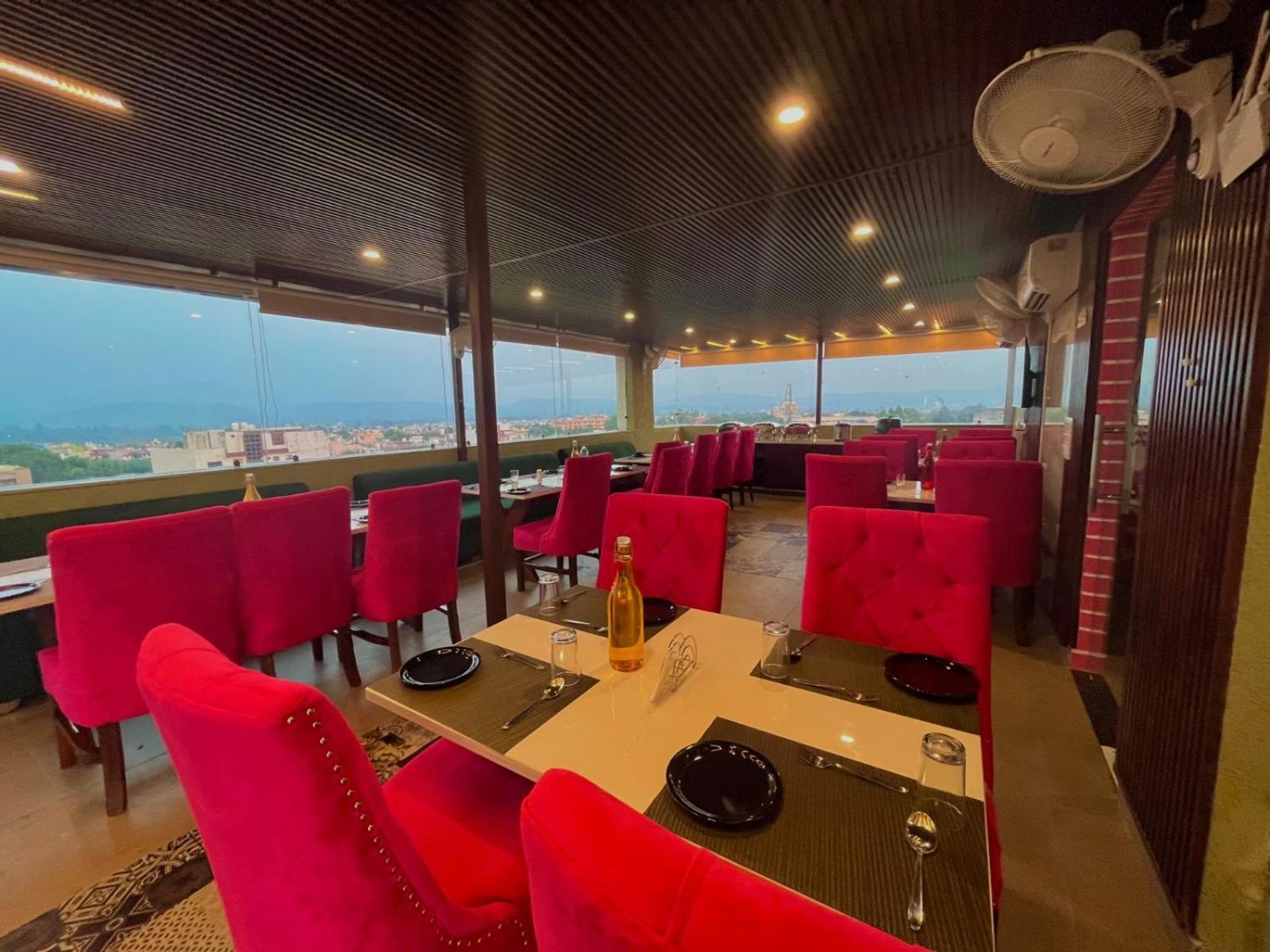 Ganges Blossom - A Four Star Luxury & 4*