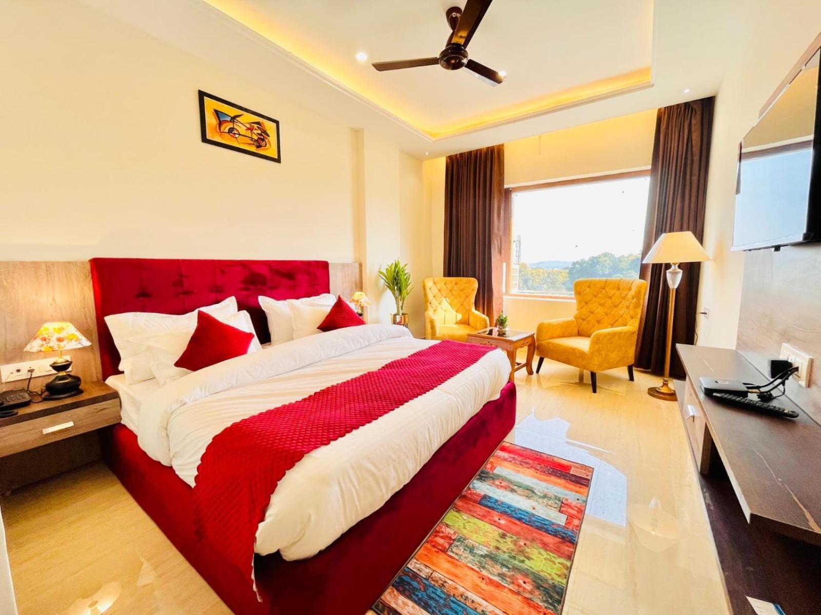Ganges Blossom - A Four Star Luxury & Hotel
