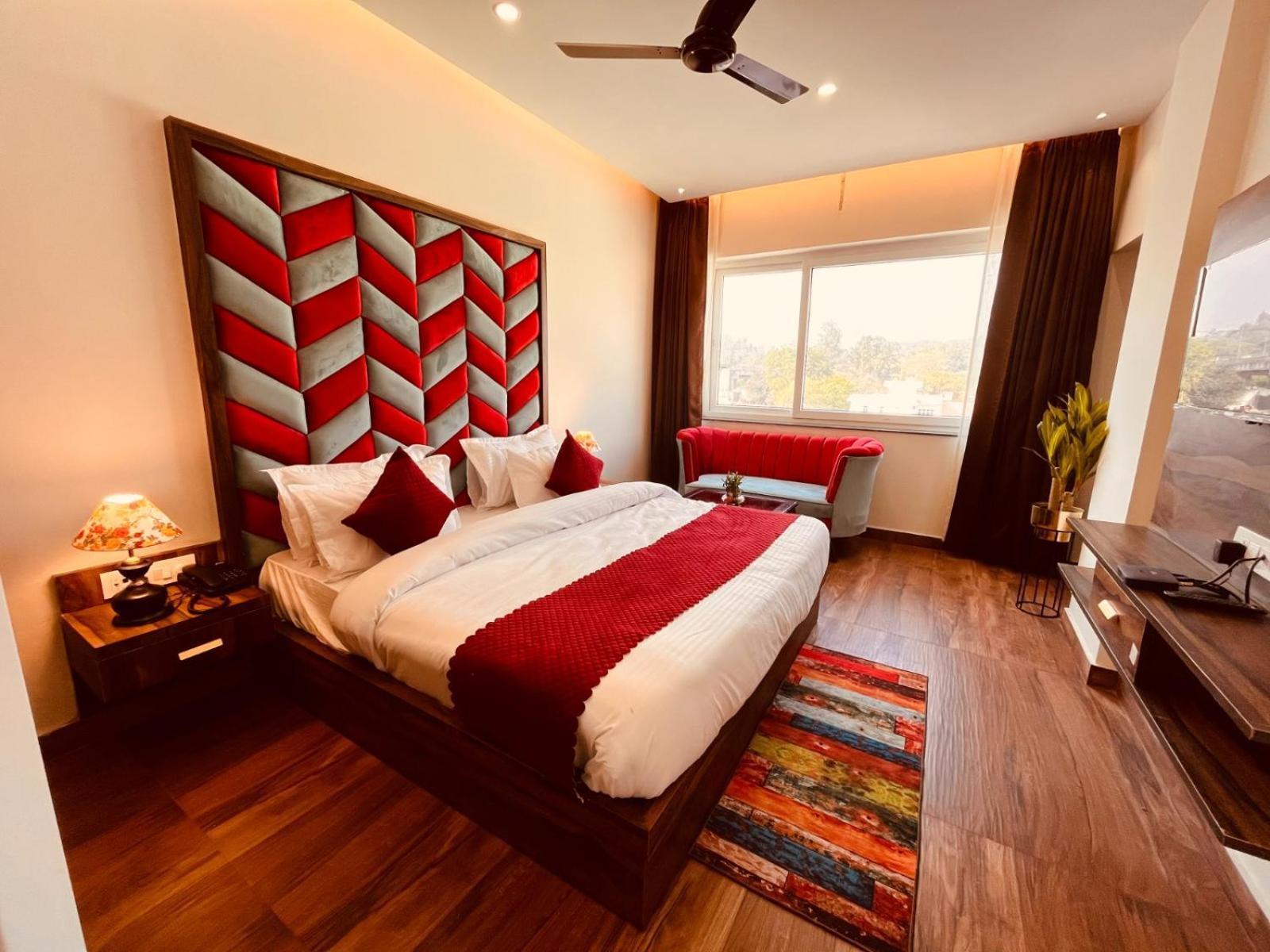 Hotel Ganges Blossom - A Four Star Luxury & 4*
