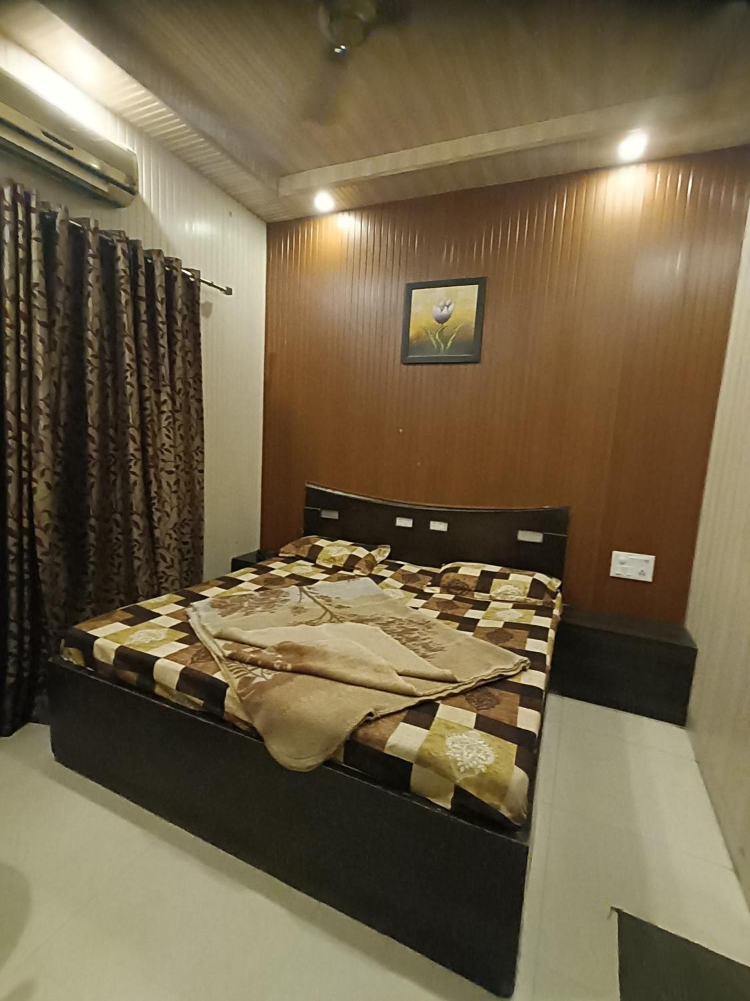 Ganges Hotel 2*