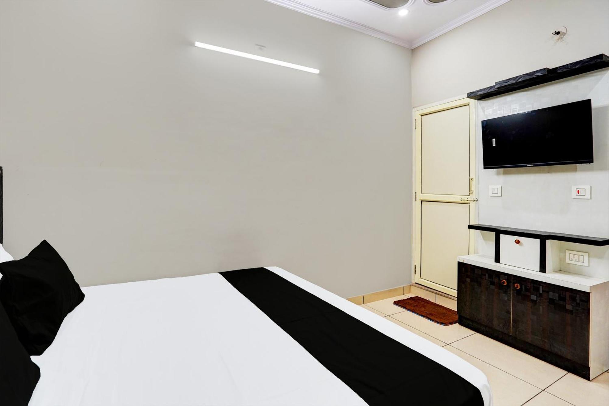 Spot On Luxury Hotel 3*