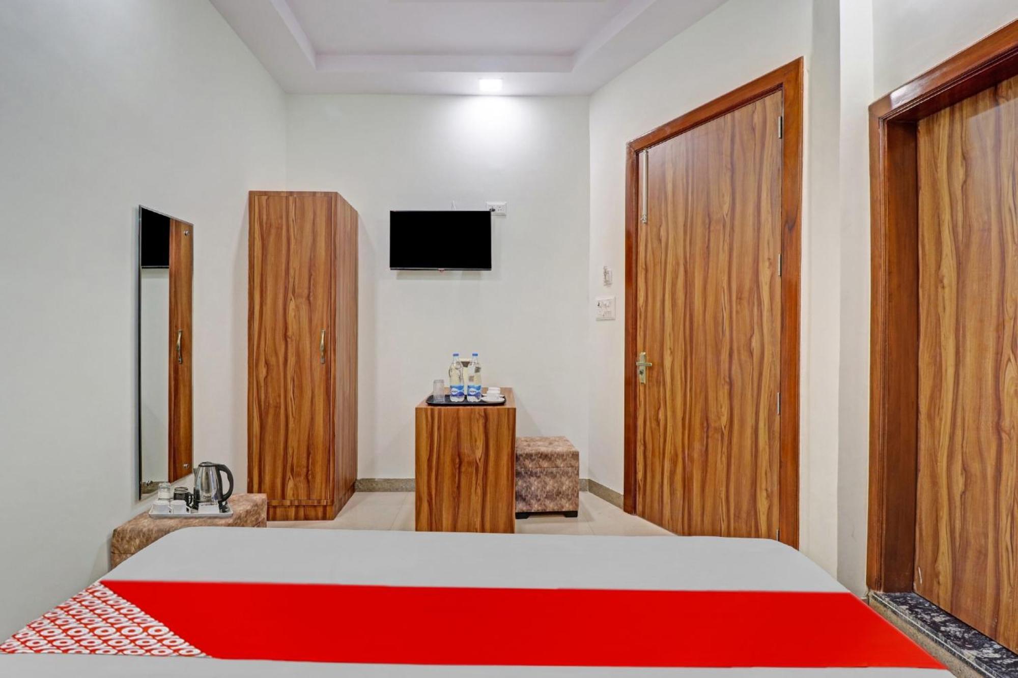 Hotel O Four S