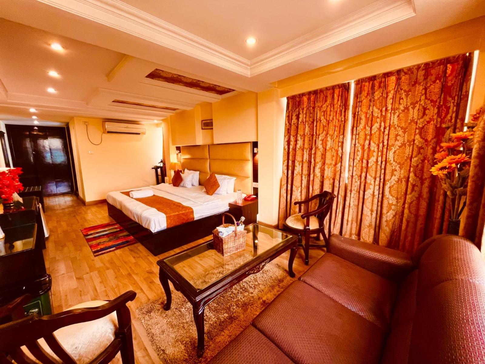 The Reo Lodge, Hotel