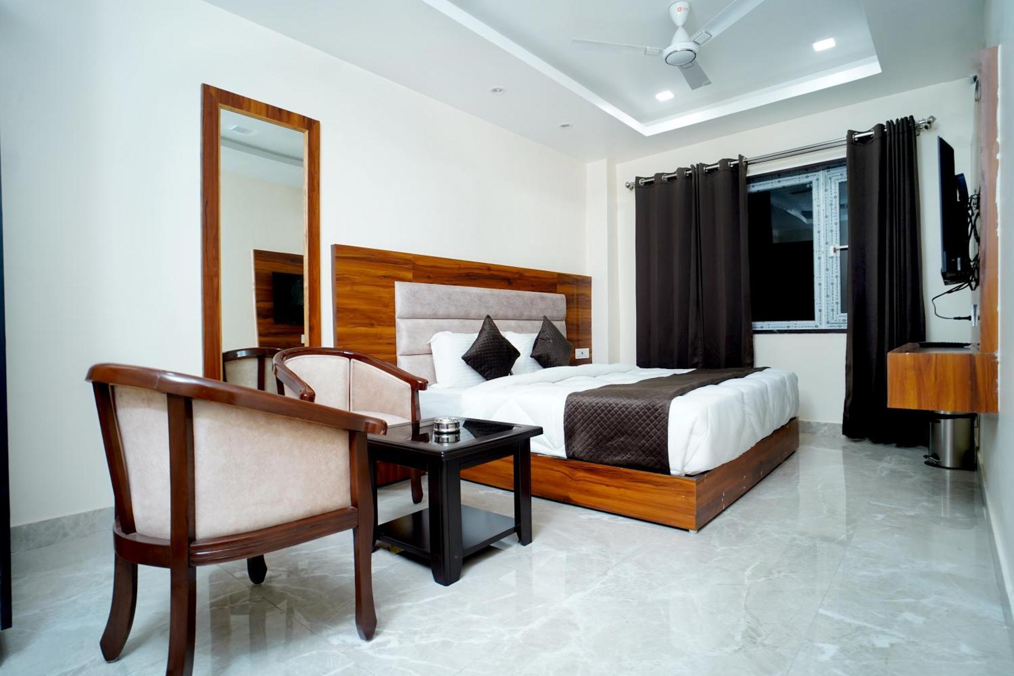 Arsh Rfesidency Hotel