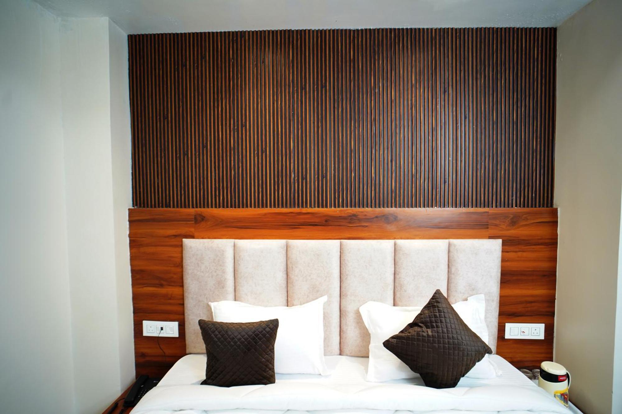 Arsh Rfesidency Hotel