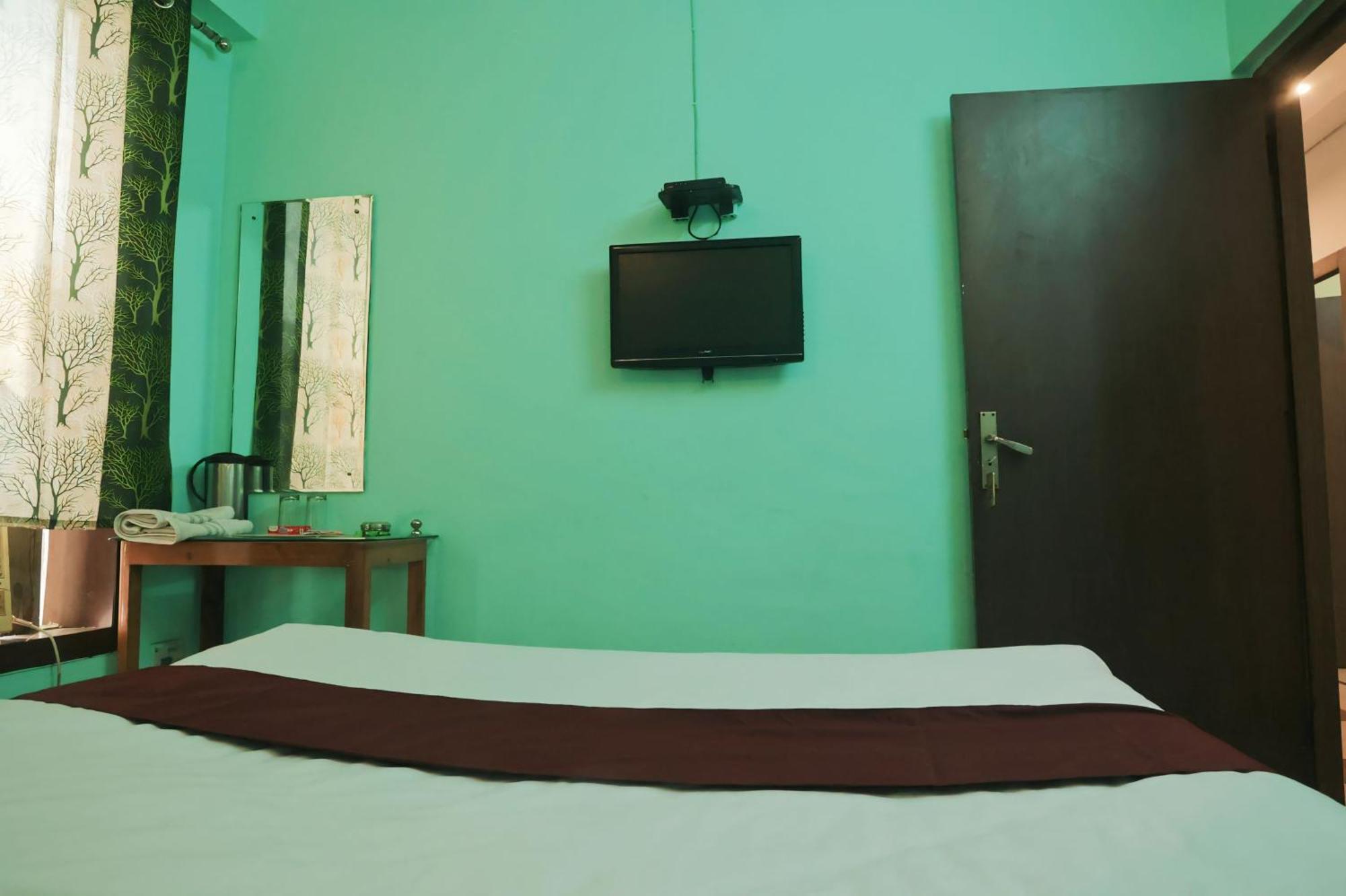 Hotel Shaurya *