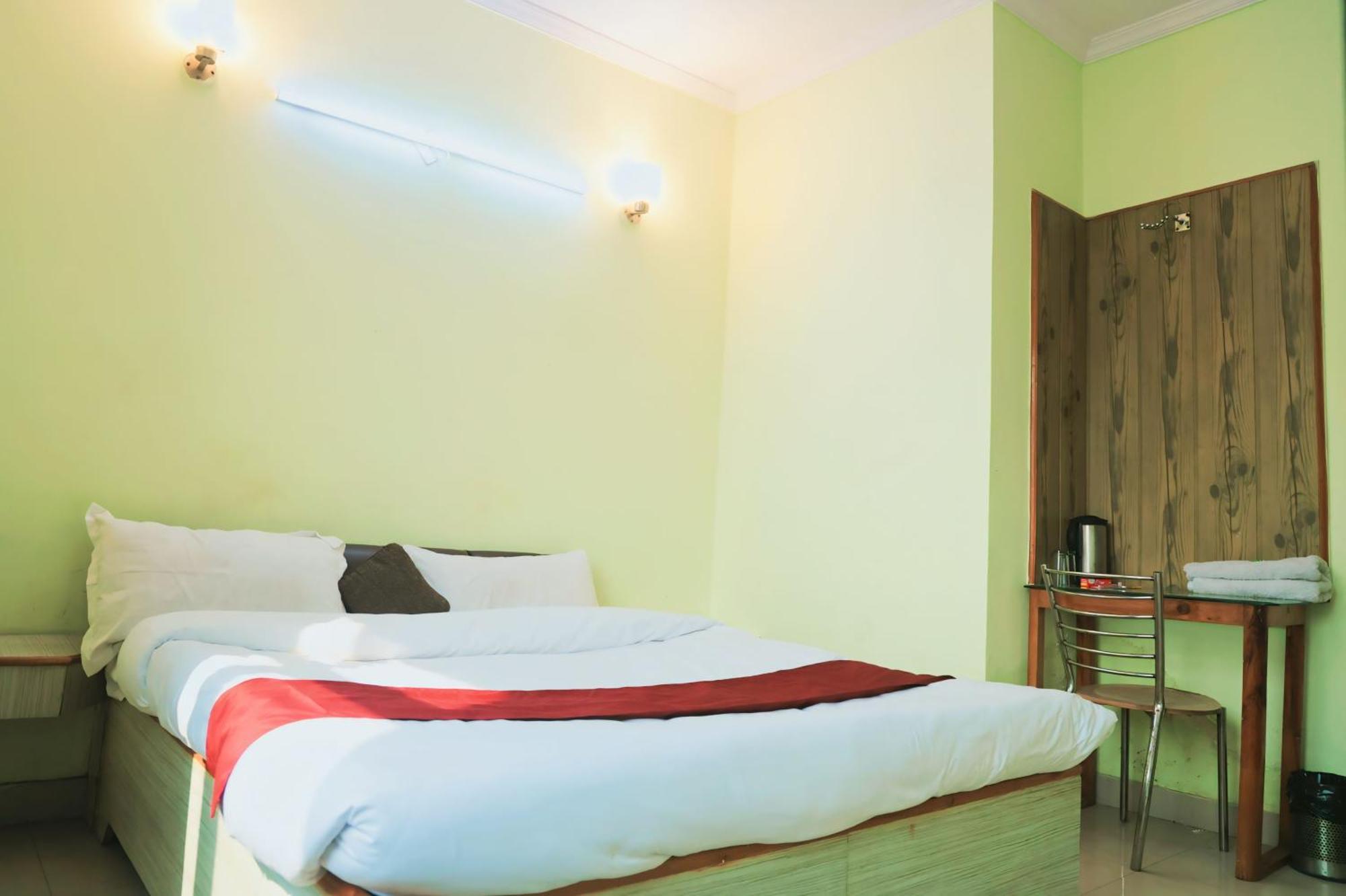 Shaurya Hotel