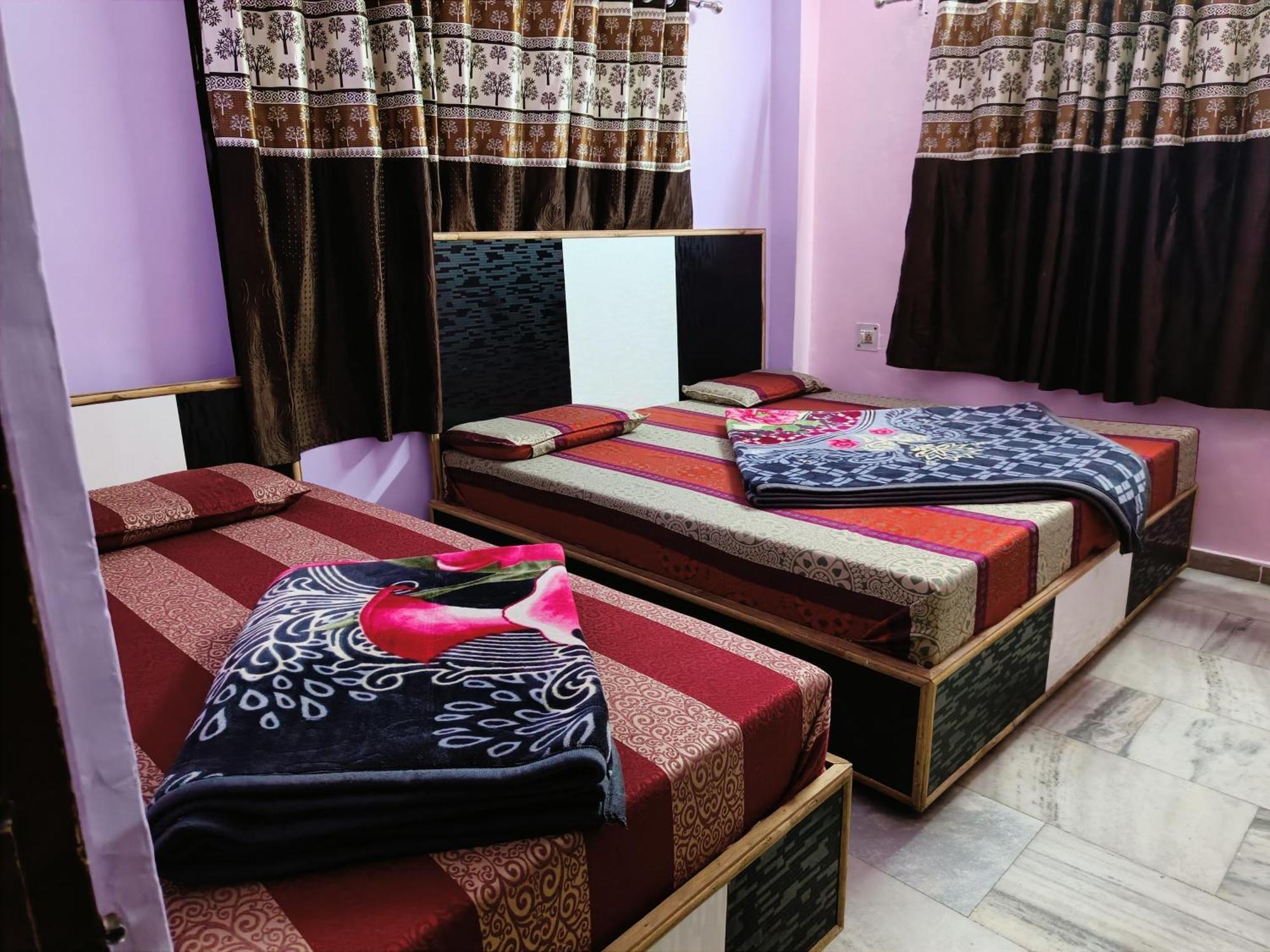 Hari Ganga - Harkipauri Road Guest house Haridwar