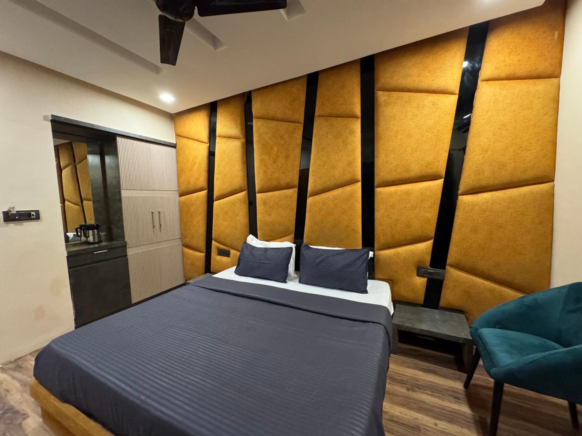 Sanskriti T And M Hotel