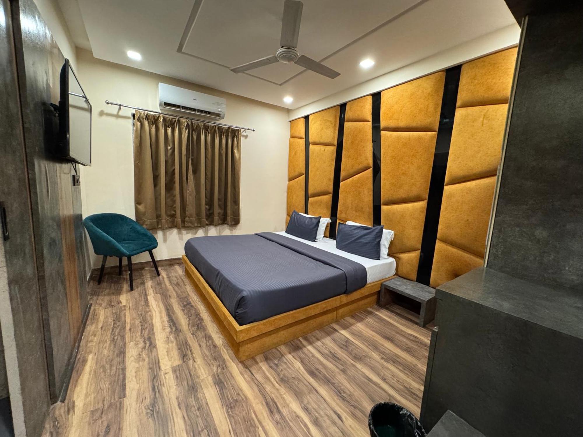 Sanskriti T And M 3*