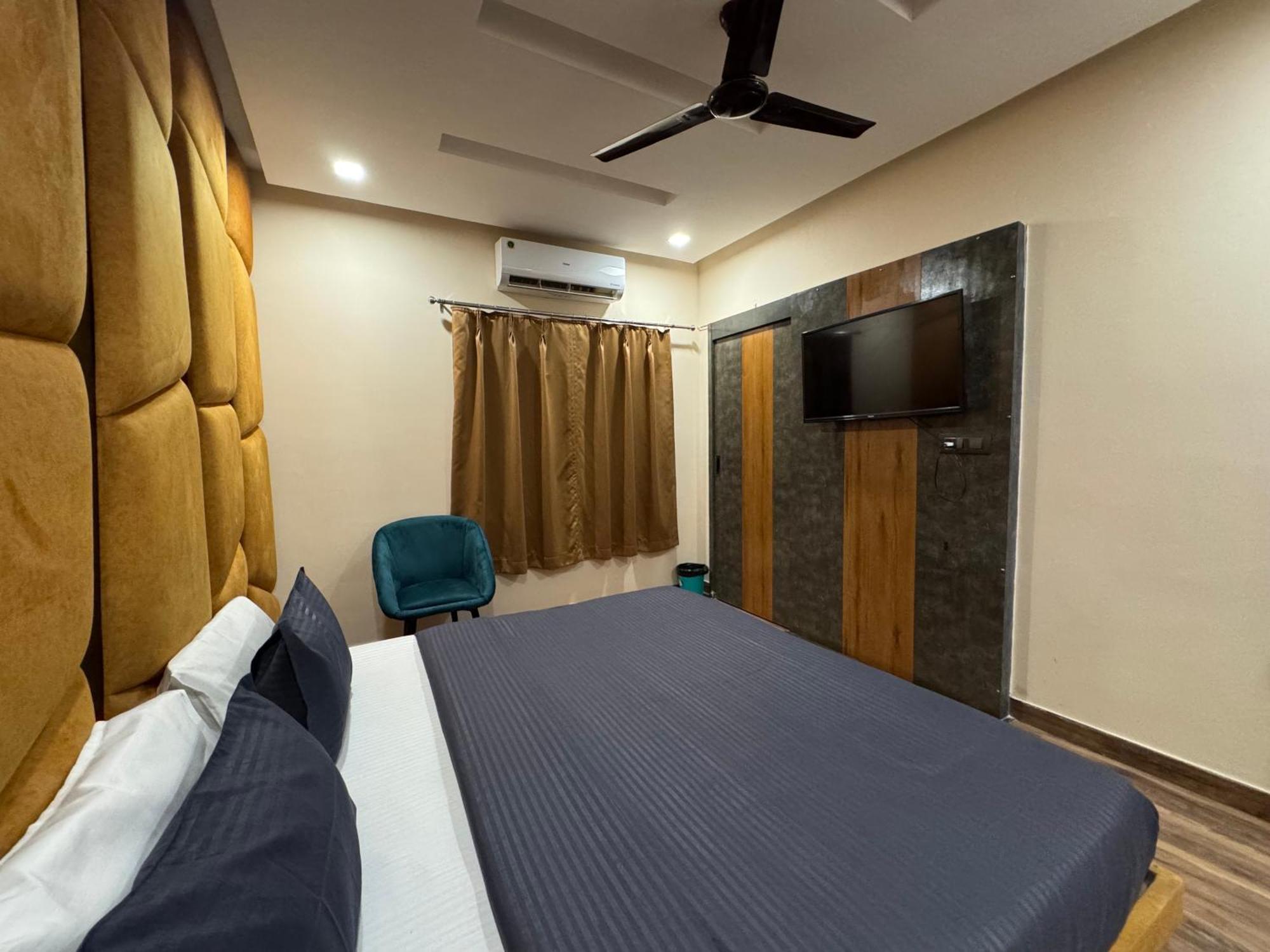 Sanskriti T And M Hotel
