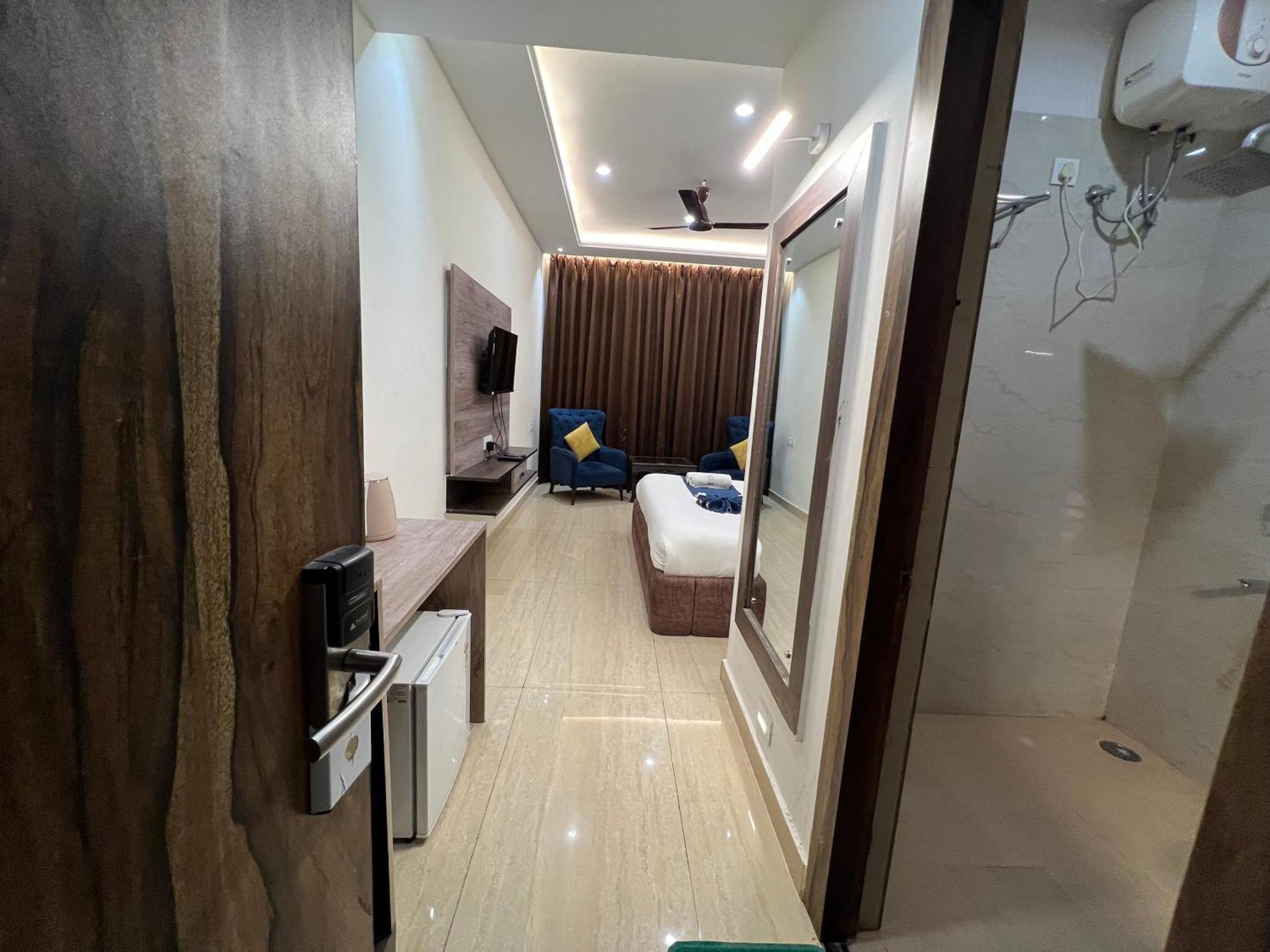 Ganges Blossam, Rated & Awarded In Hotel 3*
