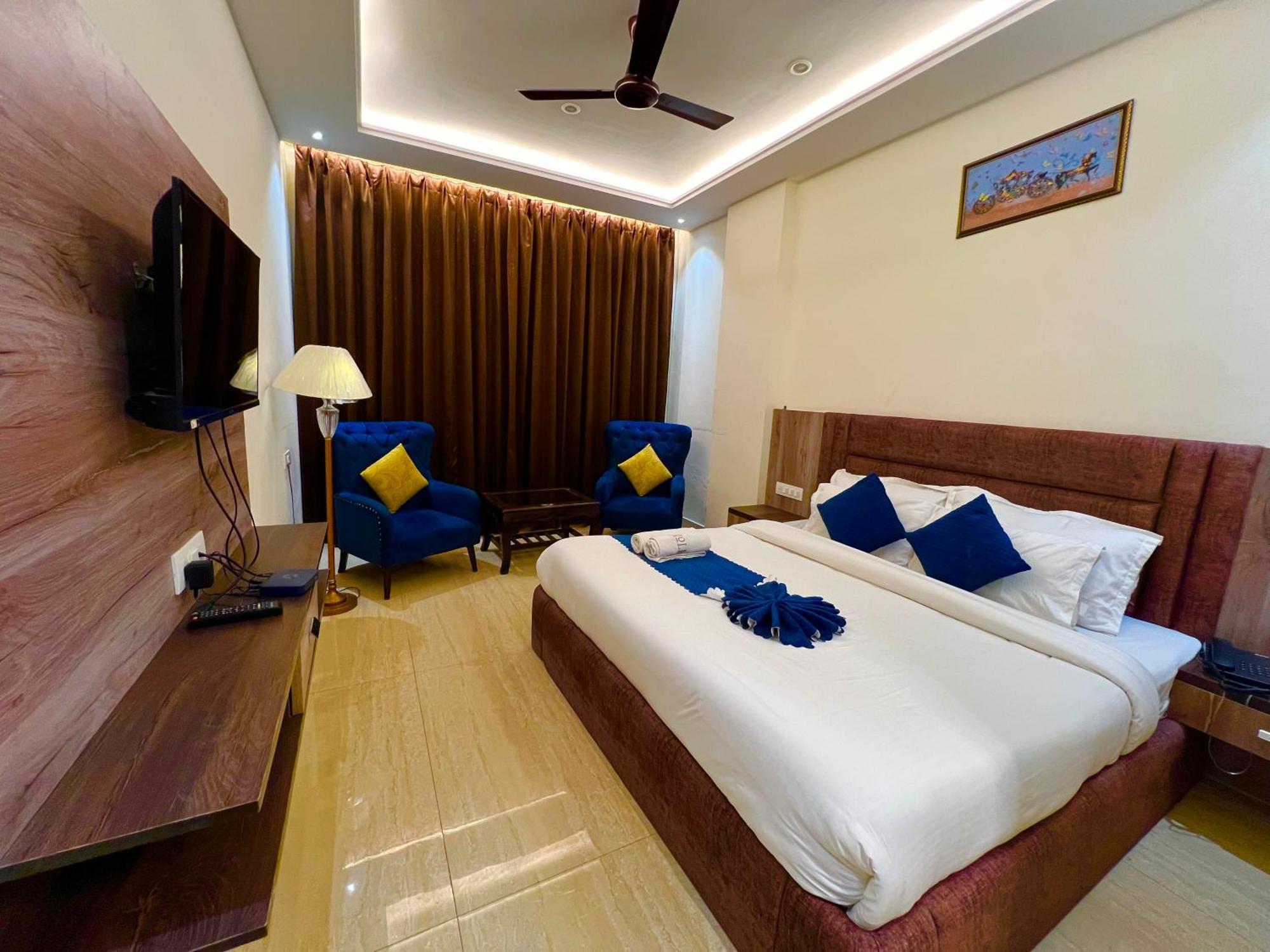 Ganges Blossam, Rated & Awarded In Hotel