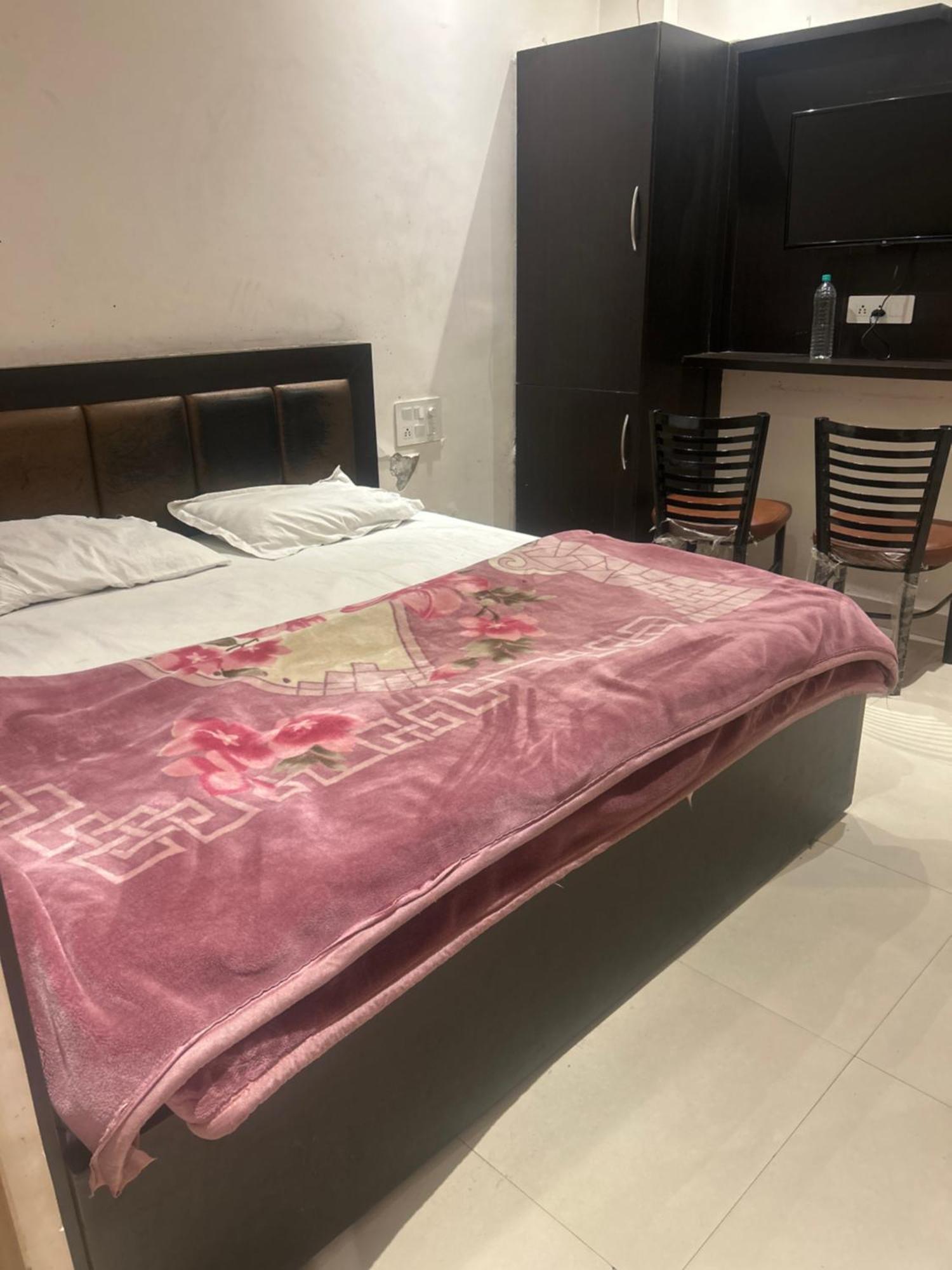 Hotel Park Ganga *