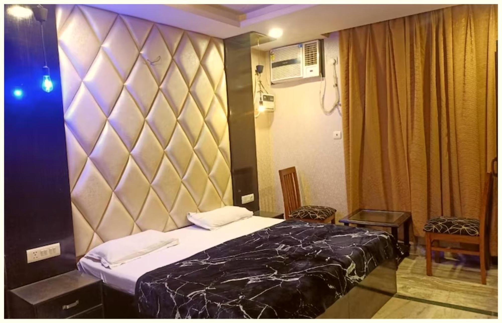 A Premium - G - P - Near Har Ki Pauri - Moksh Dham - Hygiene & Spacious - Restaurant And Jangle Safari - In Hotel 3*