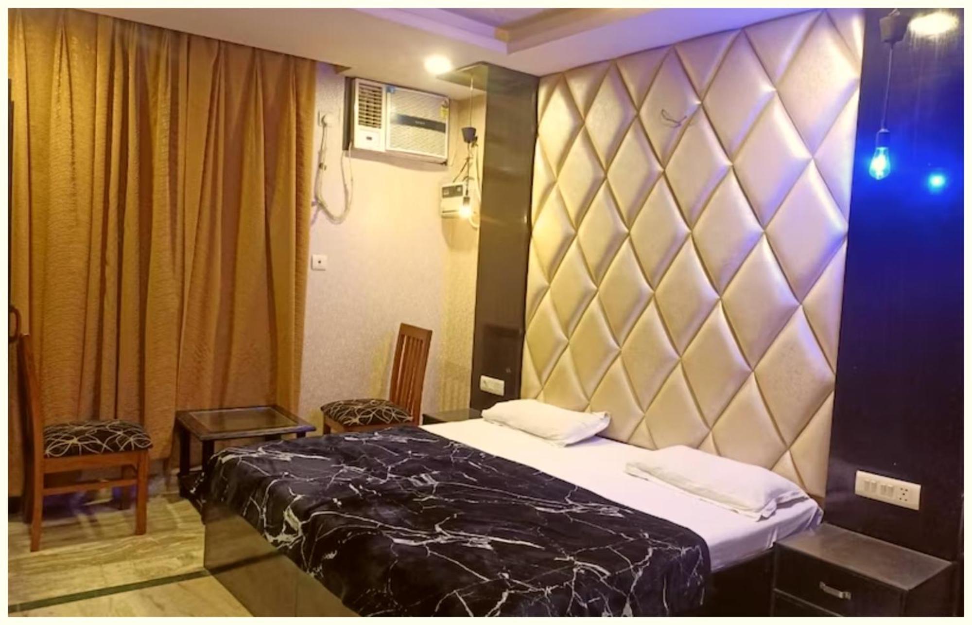 Hotel A Premium - G - P - Near Har Ki Pauri - Moksh Dham - Hygiene & Spacious - Restaurant And Jangle Safari - In 3*
