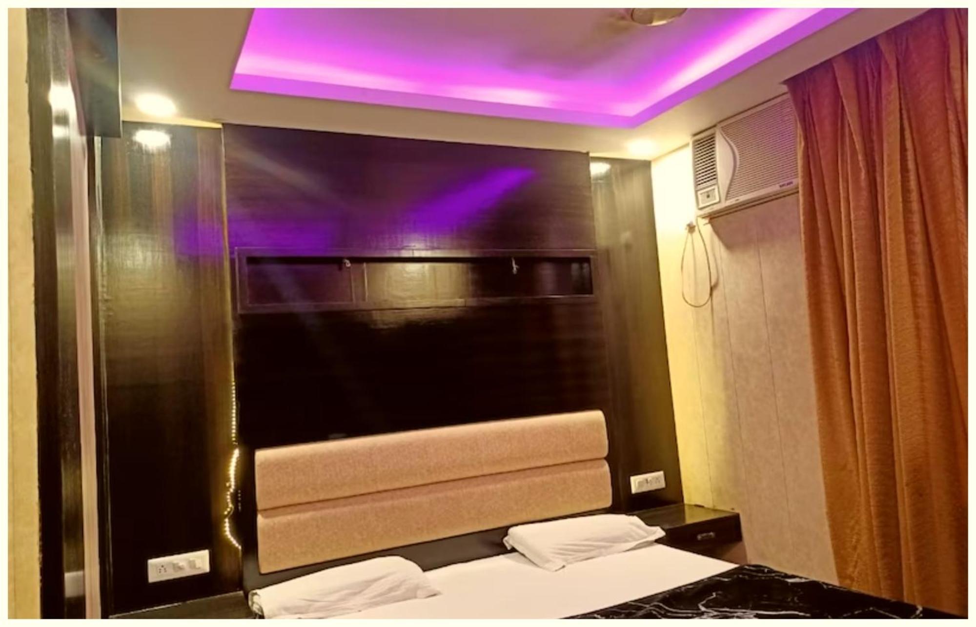 A Premium - G - P - Near Har Ki Pauri - Moksh Dham - Hygiene & Spacious - Restaurant And Jangle Safari - In Hotel Haridwar