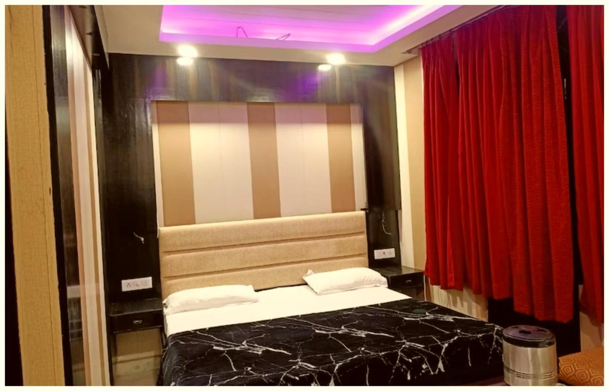 A Premium - G - P - Near Har Ki Pauri - Moksh Dham - Hygiene & Spacious - Restaurant And Jangle Safari - In 3*