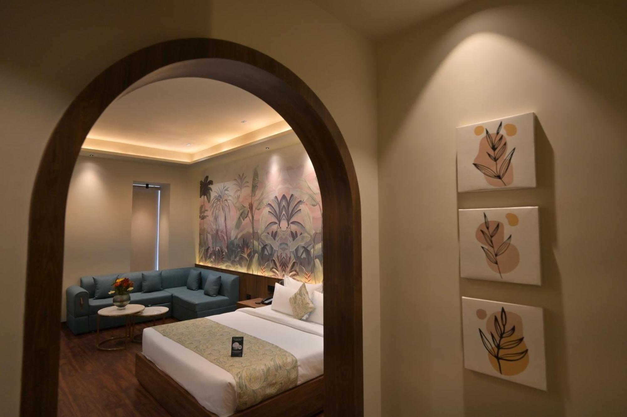 Clarks Safari Hotel 4*
