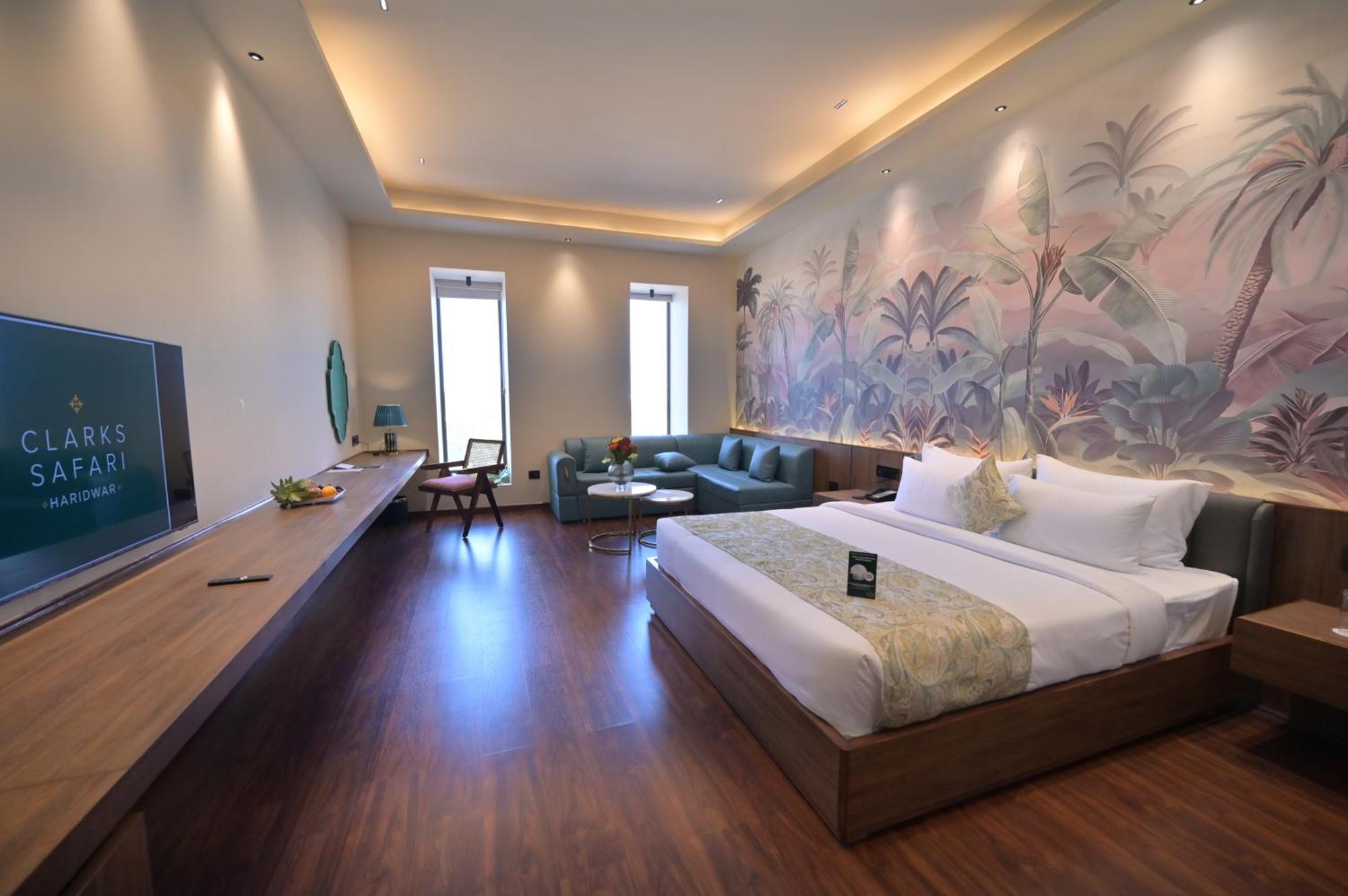Clarks Safari Hotel 4*