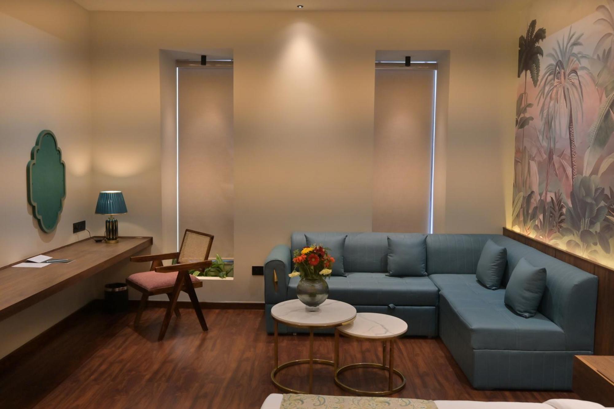 Clarks Safari Hotel 4*
