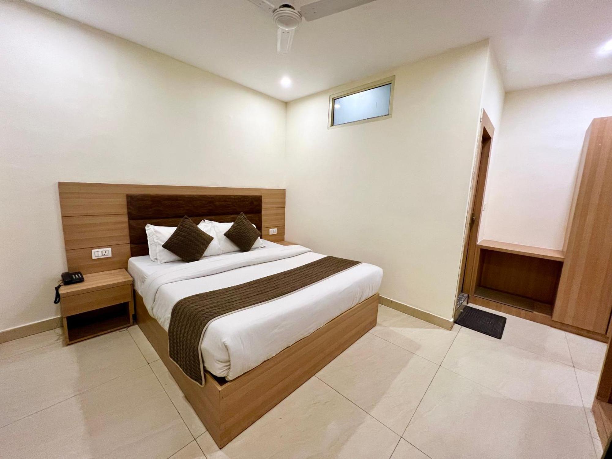 The Reo Lodge, Hotel