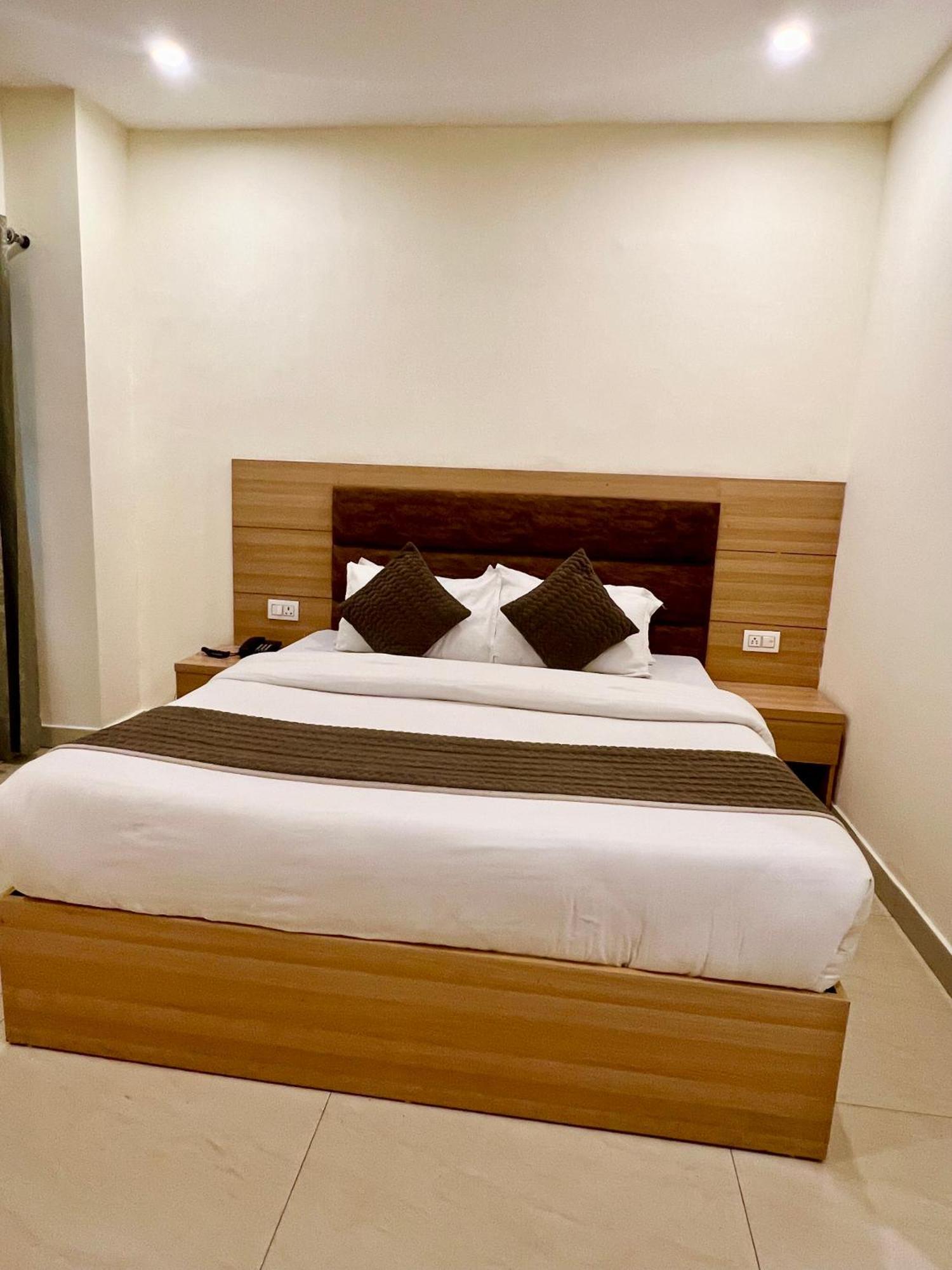 The Reo Lodge, Hotel