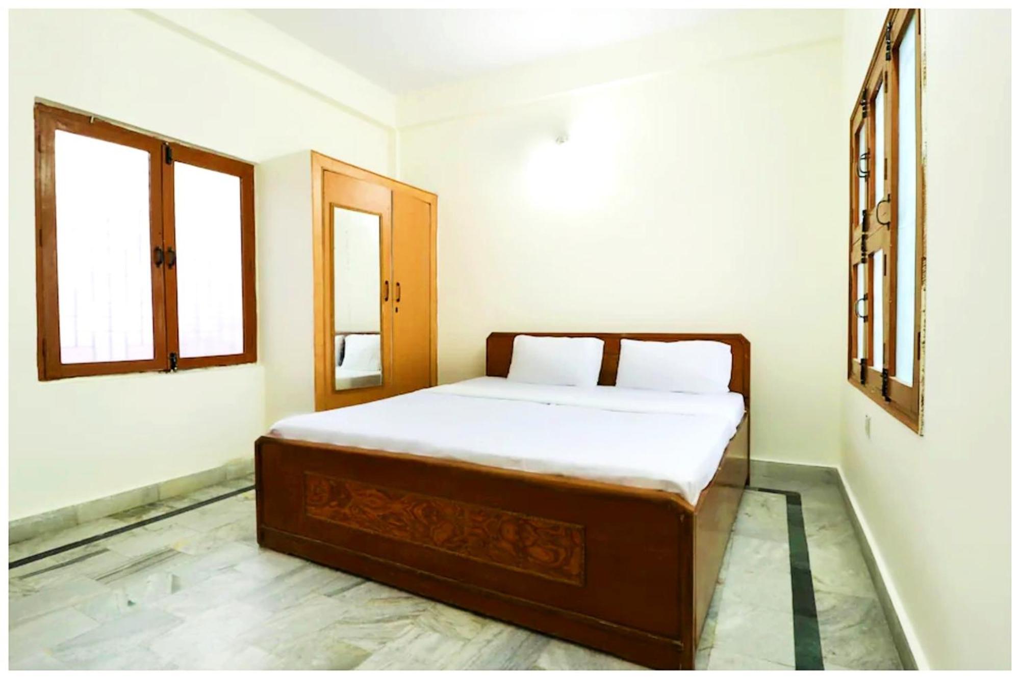 Bameshwari Location Hotel