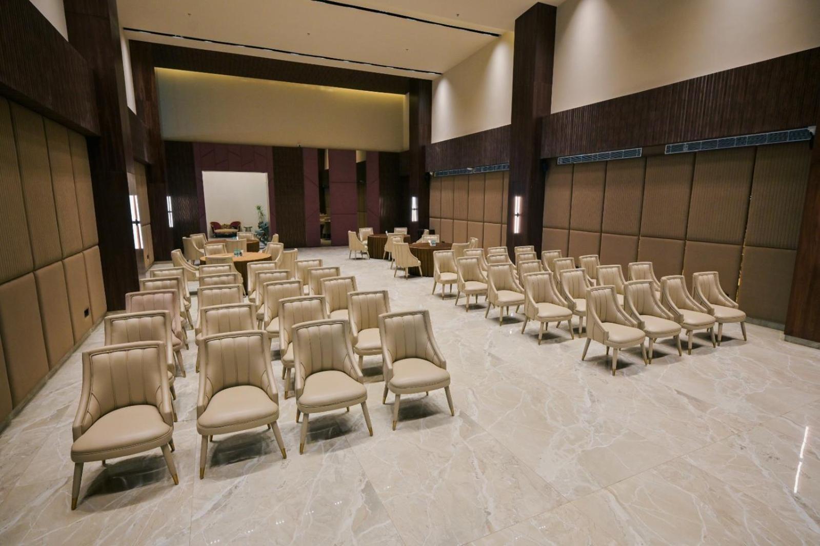 Clarks Safari Hotel 4*